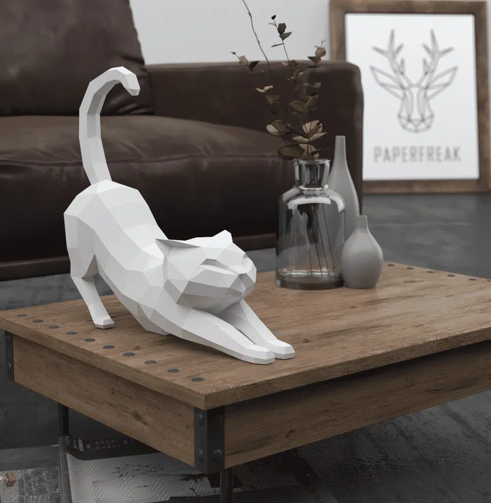 Papercraft einer sich streckenden Katze als 3D-Origami