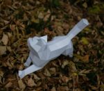 Papercraft einer gehenden Katze als 3D-Origami
