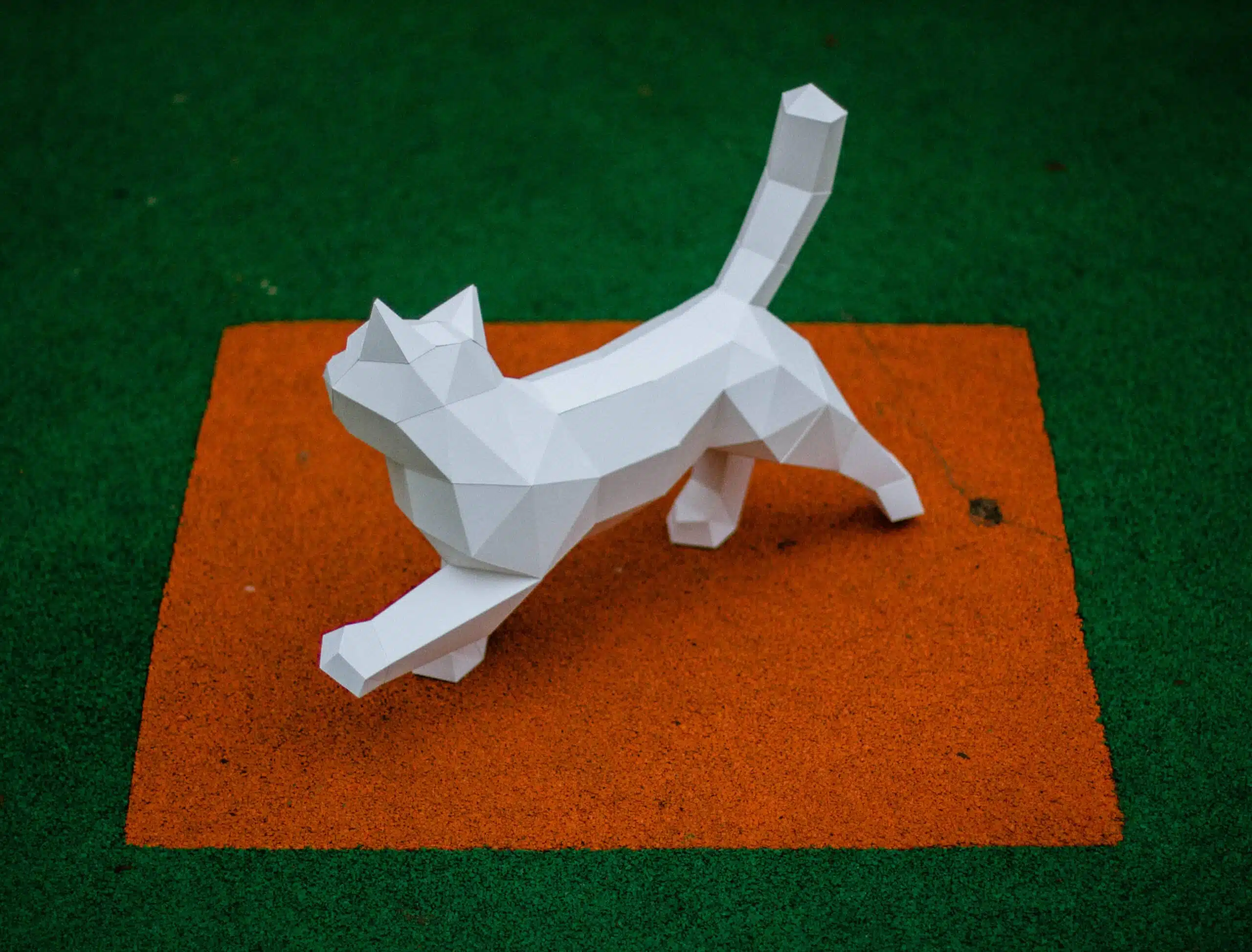 3D origami lopende kat in papier, weergave 6