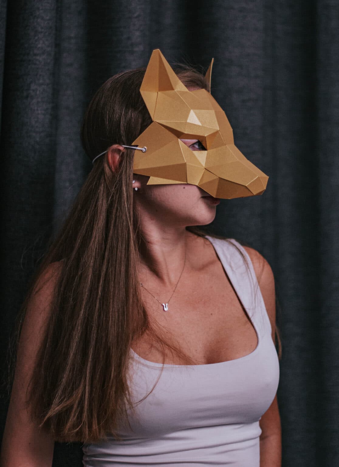 Papercraft fox mask in 3D origami
