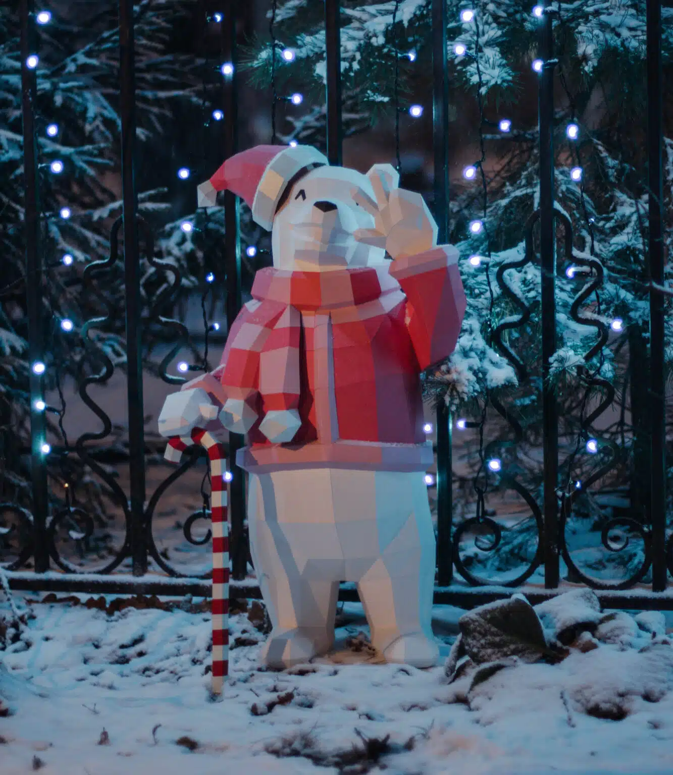 Papercraft of Christmas bear in 3D origami Papercraft of Christmas bear in 3D origami