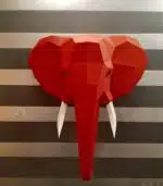 Papercraft de cabeça de elefante vermelha em origami 3D