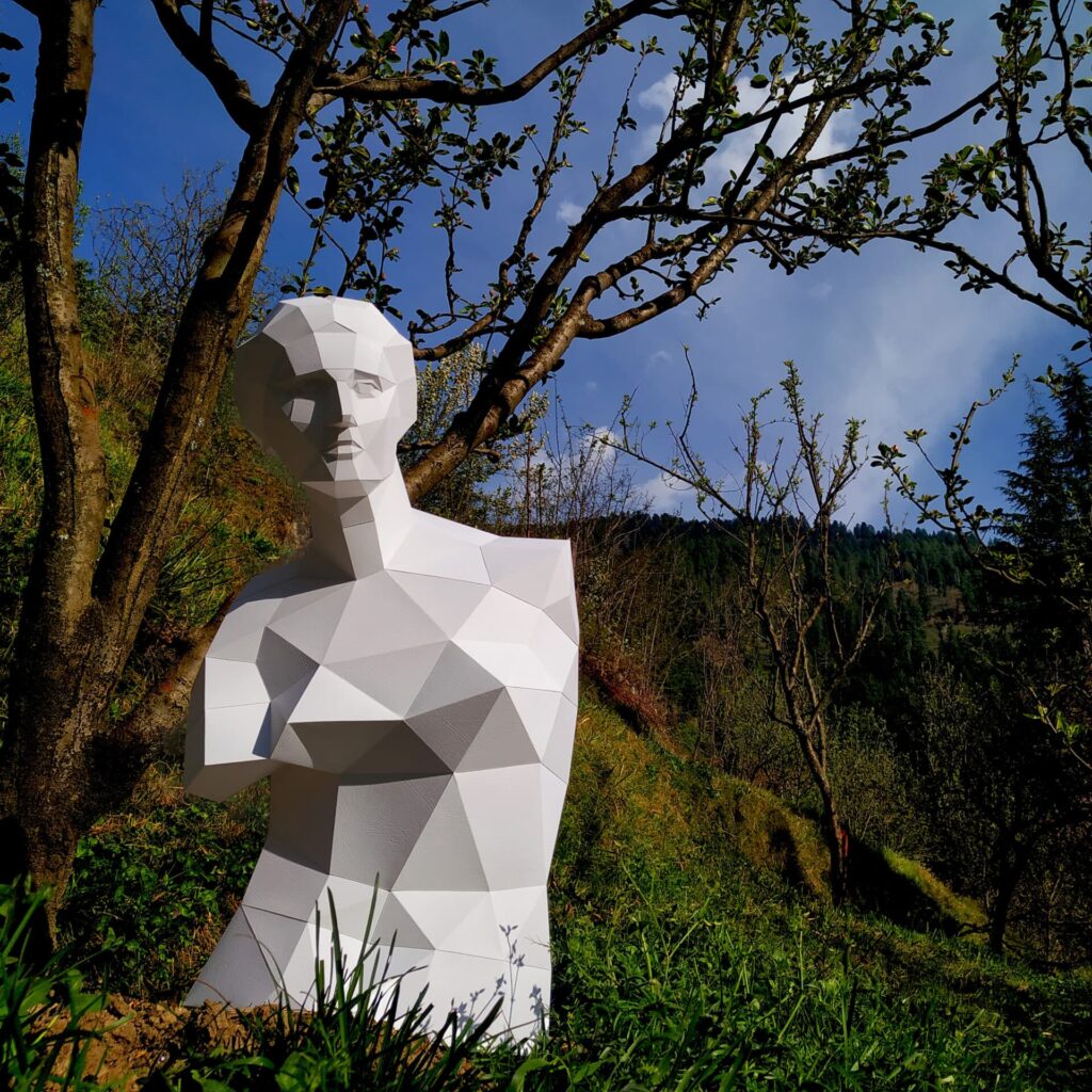 Papercraft of Venus de Milo in 3D origami