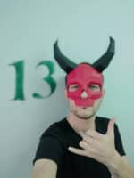 Papercraft horned skull mask in 3D origami