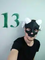 Schedelmasker met hoorns 3D papercraft origami, weergave 5