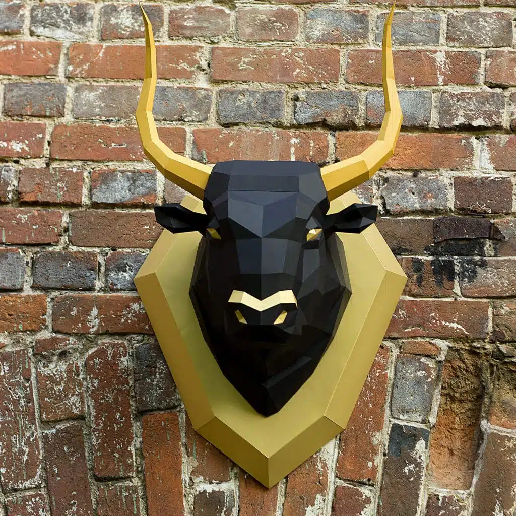 Papercraft of bull on shield in 3D origami Papercraft of bull on shield in 3D origami