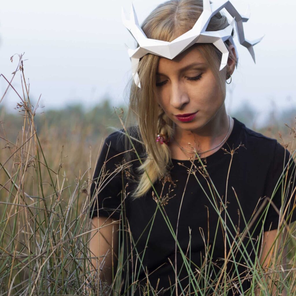 Papercraft deer antler crown in origami 3D