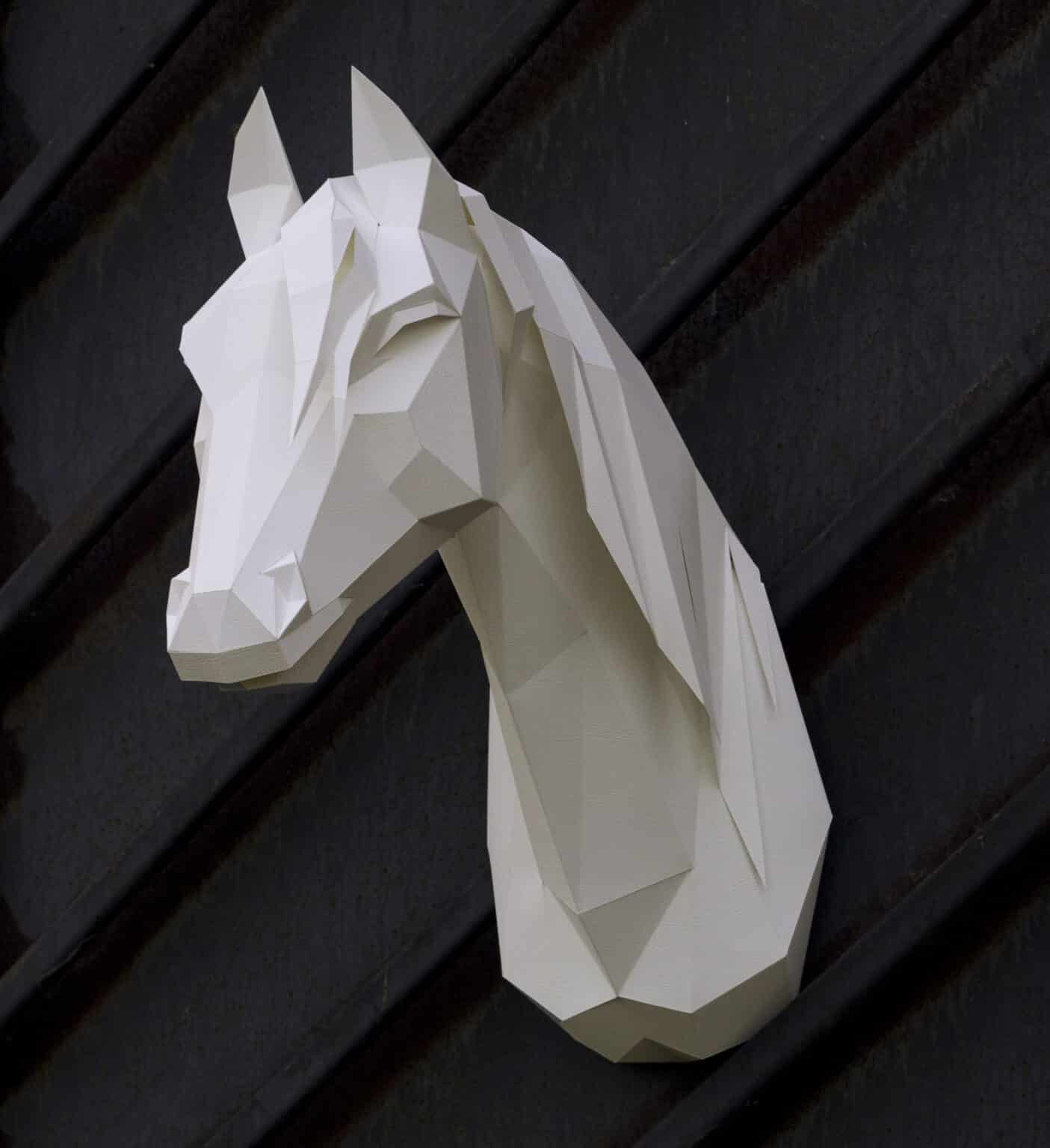 Papercraft de cavalo árabe em origami 3D