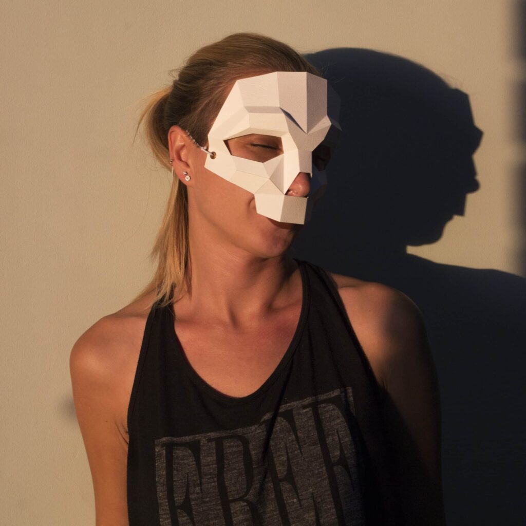 Papercraft skull mask in 3D origami