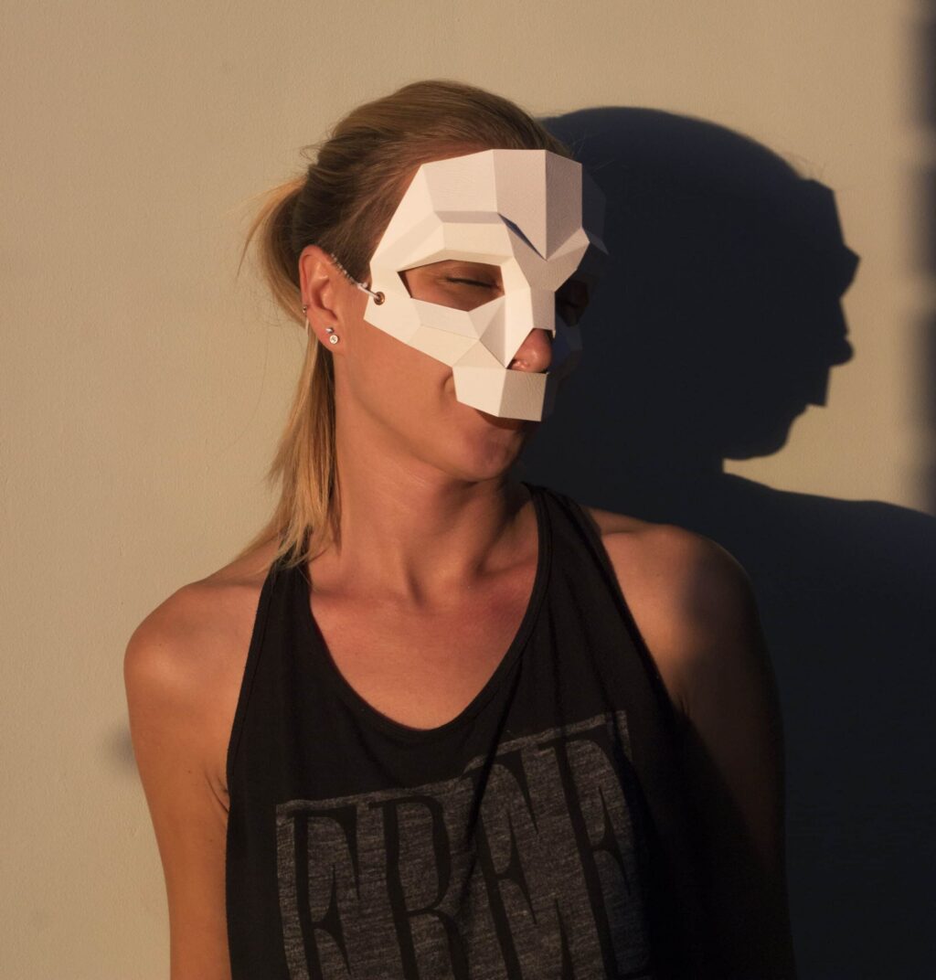 Papercraft máscara de calavera en origami 3D