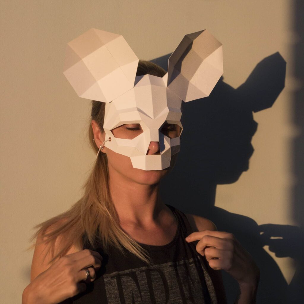 Papercraft mouse skull mask for Halloween in 3D origami