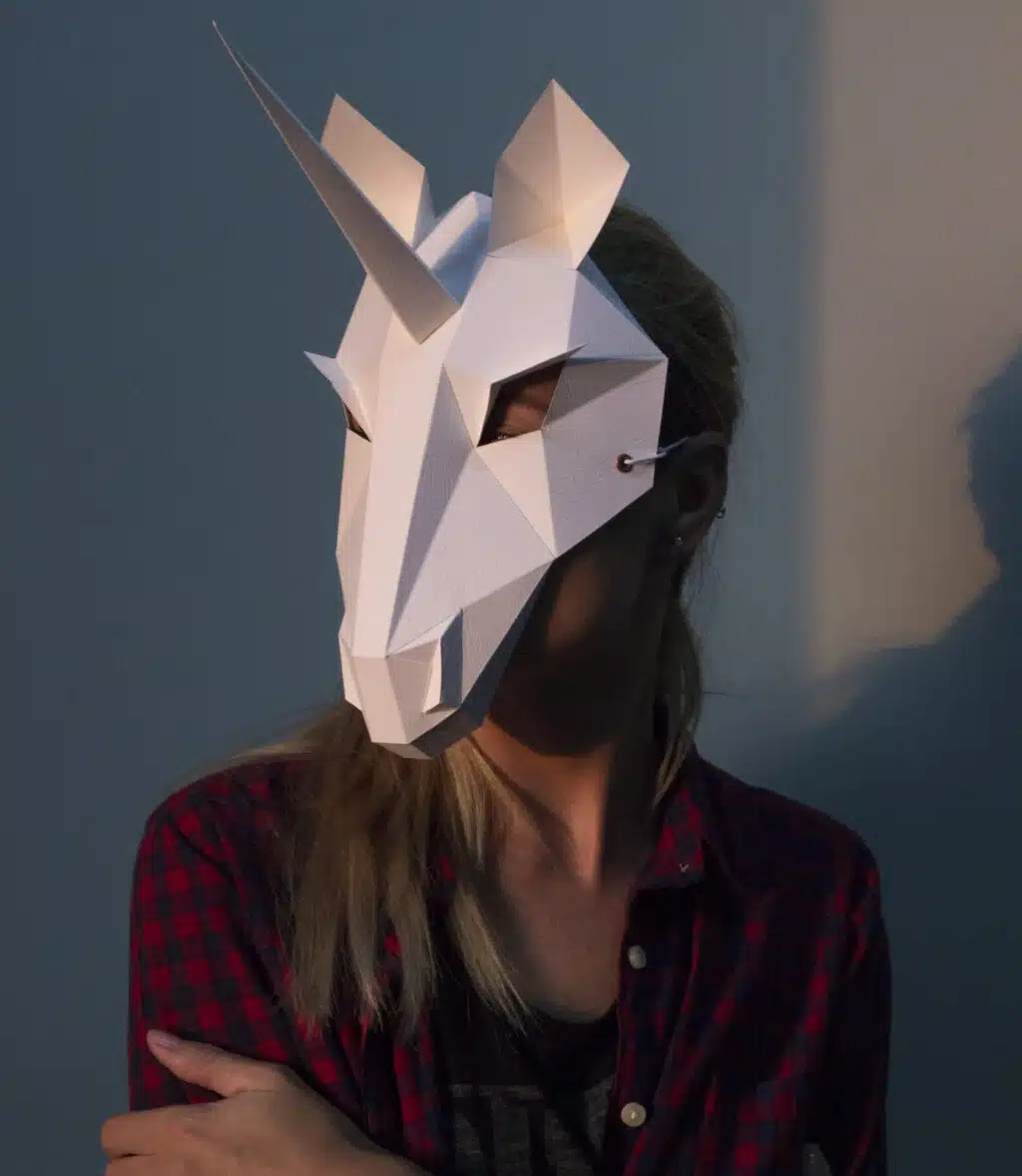Papercraft masque de licorne blanc en origami 3D