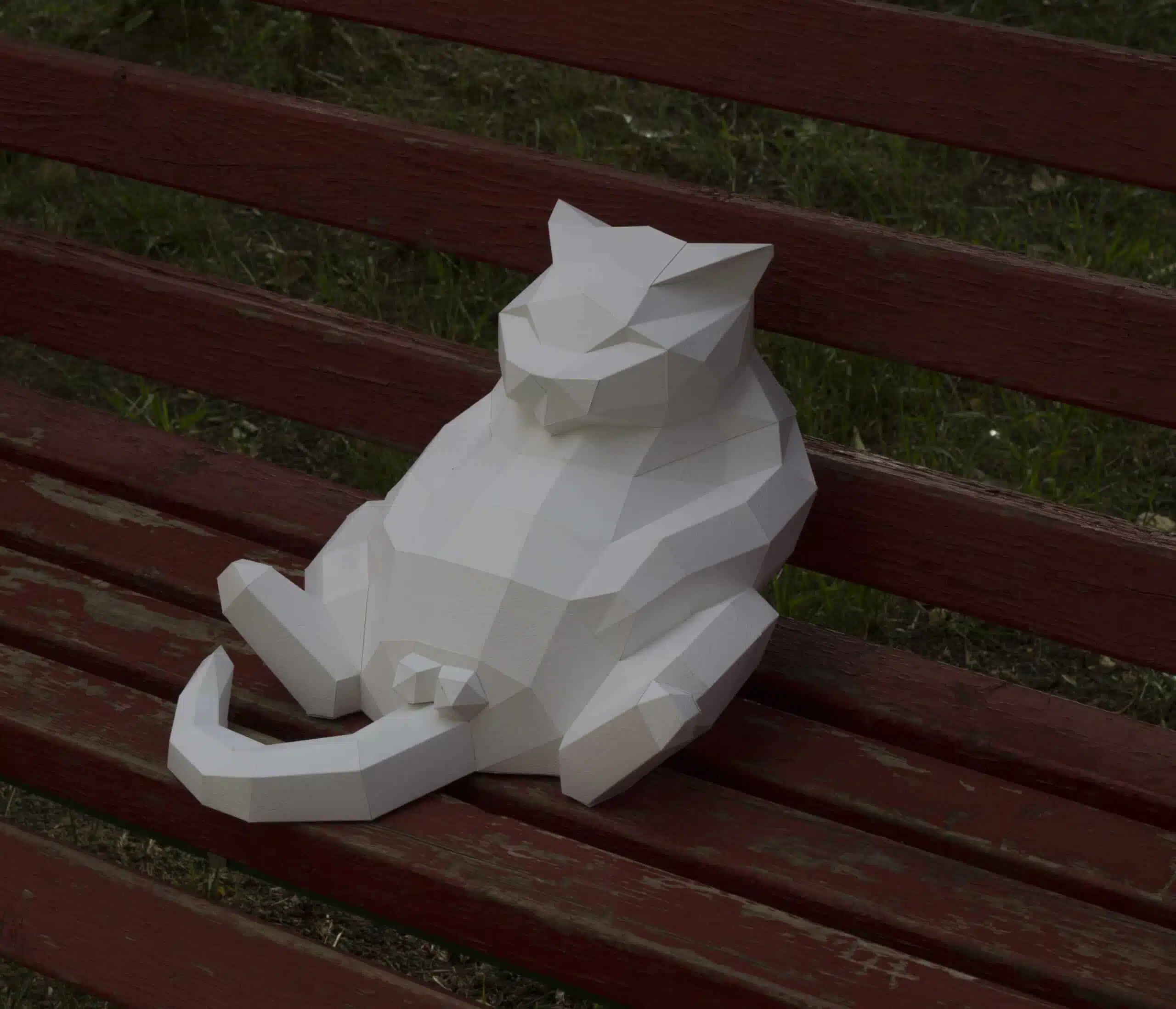 Papercraft de chat gros en origami 3D, vue 4
