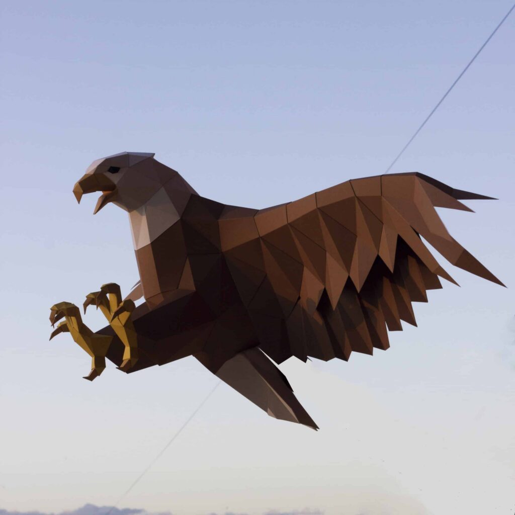 Papercraft d'aigle volant en origami 3D