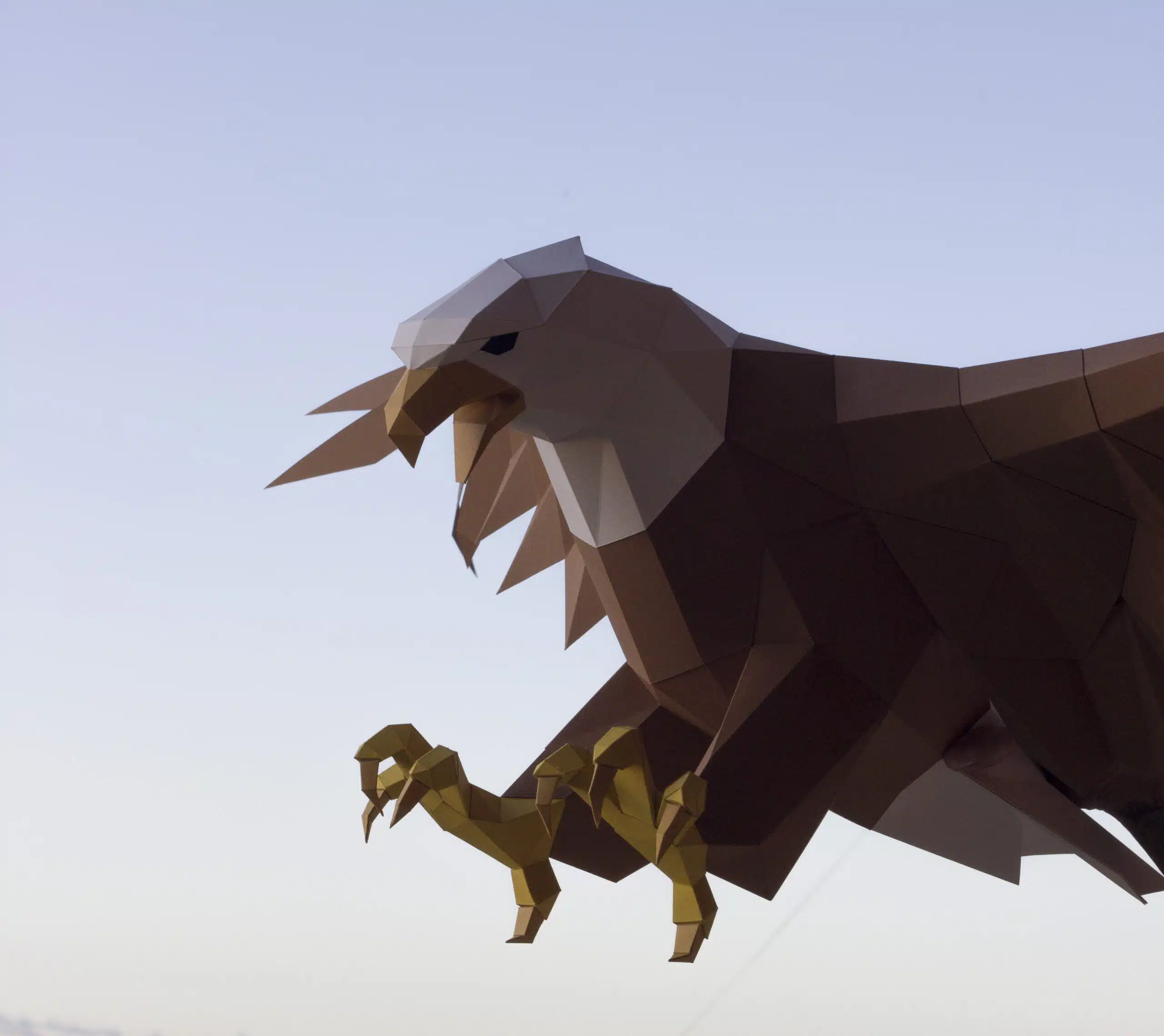 Papercraft d'aigle volant en origami 3D, vue 7