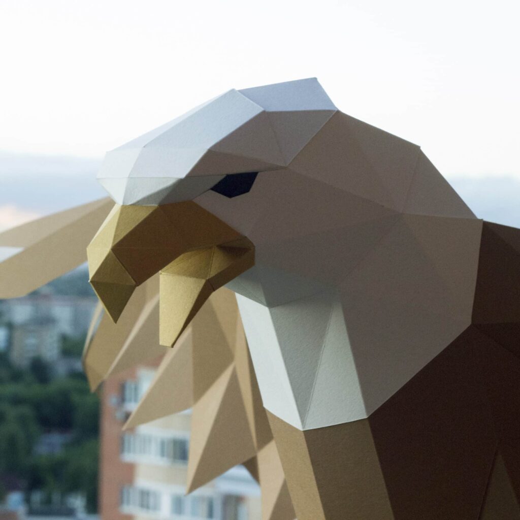 Papercraft d'aigle volant en origami 3D
