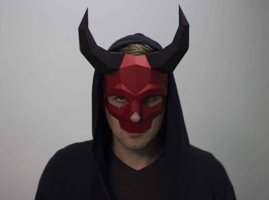 Papercraft horned skull mask in 3D origami Papercraft horned skull mask in 3D origami