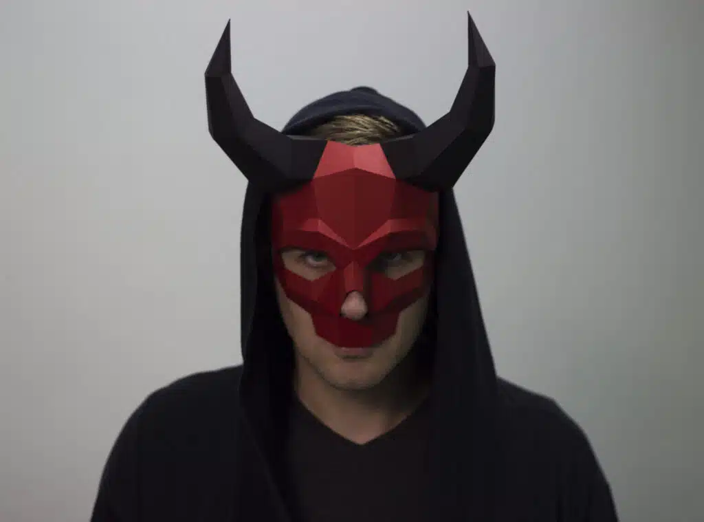 Papercraft maschera teschio cornuto in origami 3D