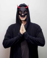 Papercraft de máscara de cráneo con cuernos en origami 3D