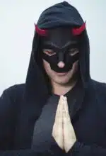 Schedelmasker met hoorns in 3D origami, weergave 8
