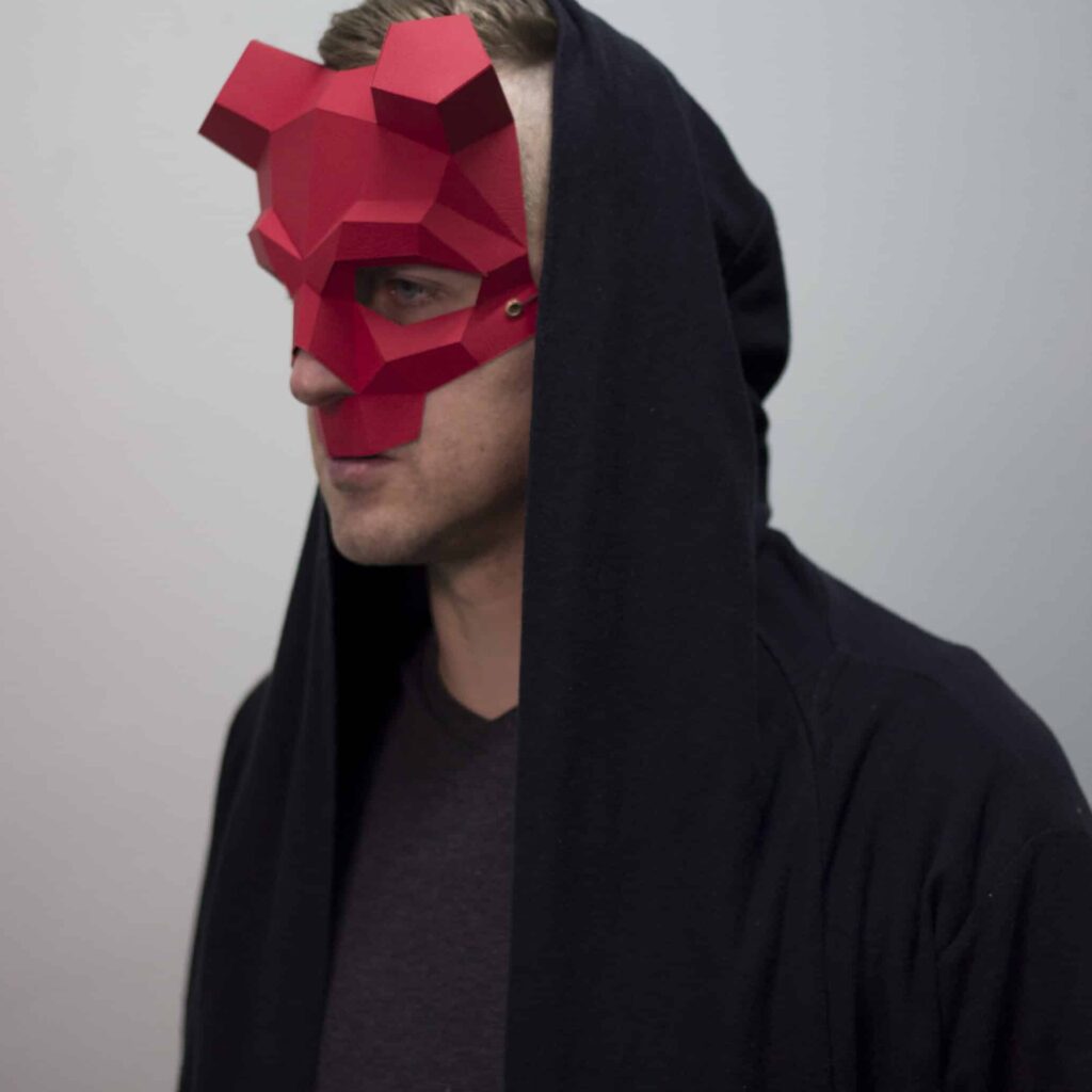 Papercraft horned skull mask in origami 3D