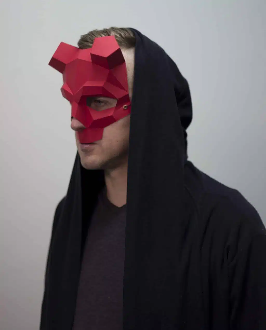 Horenschedel masker origami 3D in rood, weergave 2