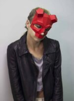 Papercraft de máscara de caveira com chifres em origami 3D