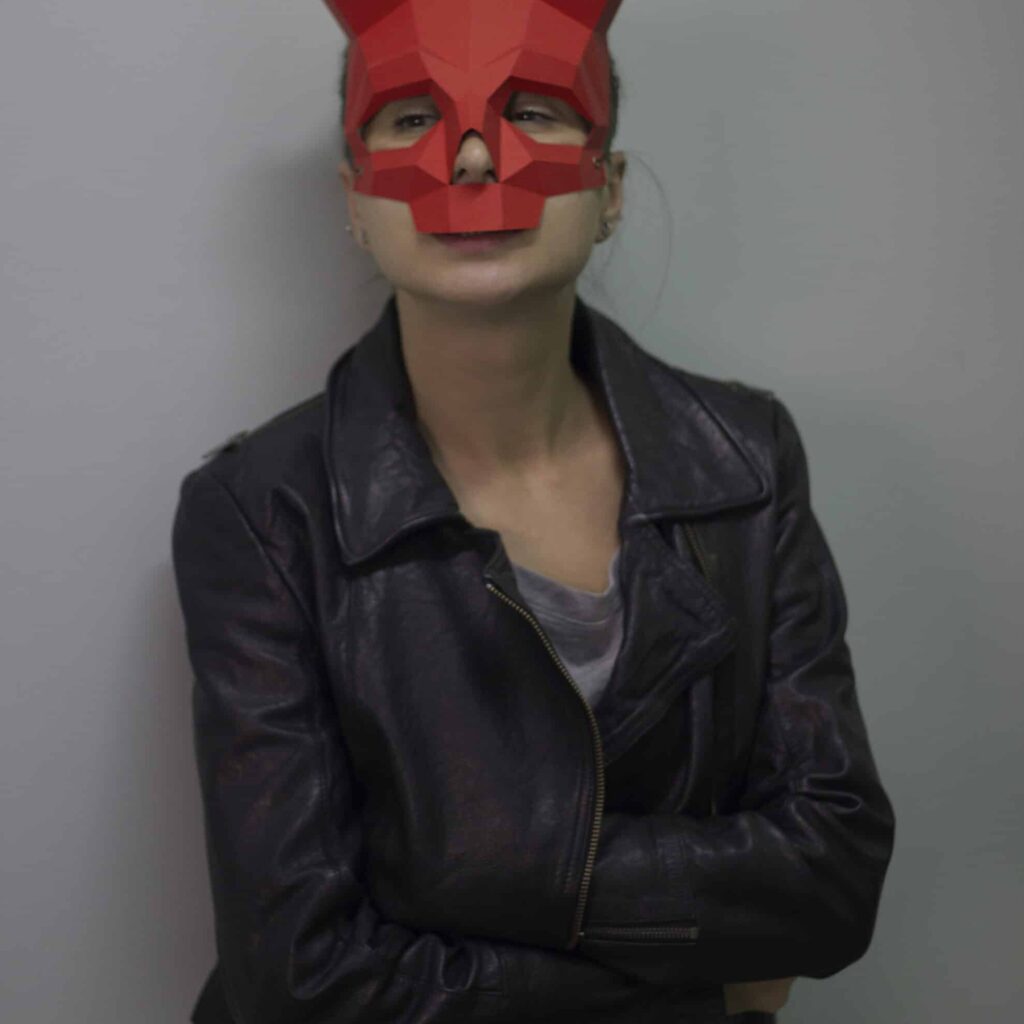 Papercraft horned skull mask in origami 3D