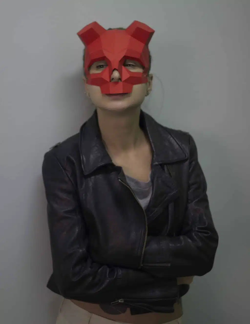 Papercraft de máscara de caveira com chifres em origami 3D