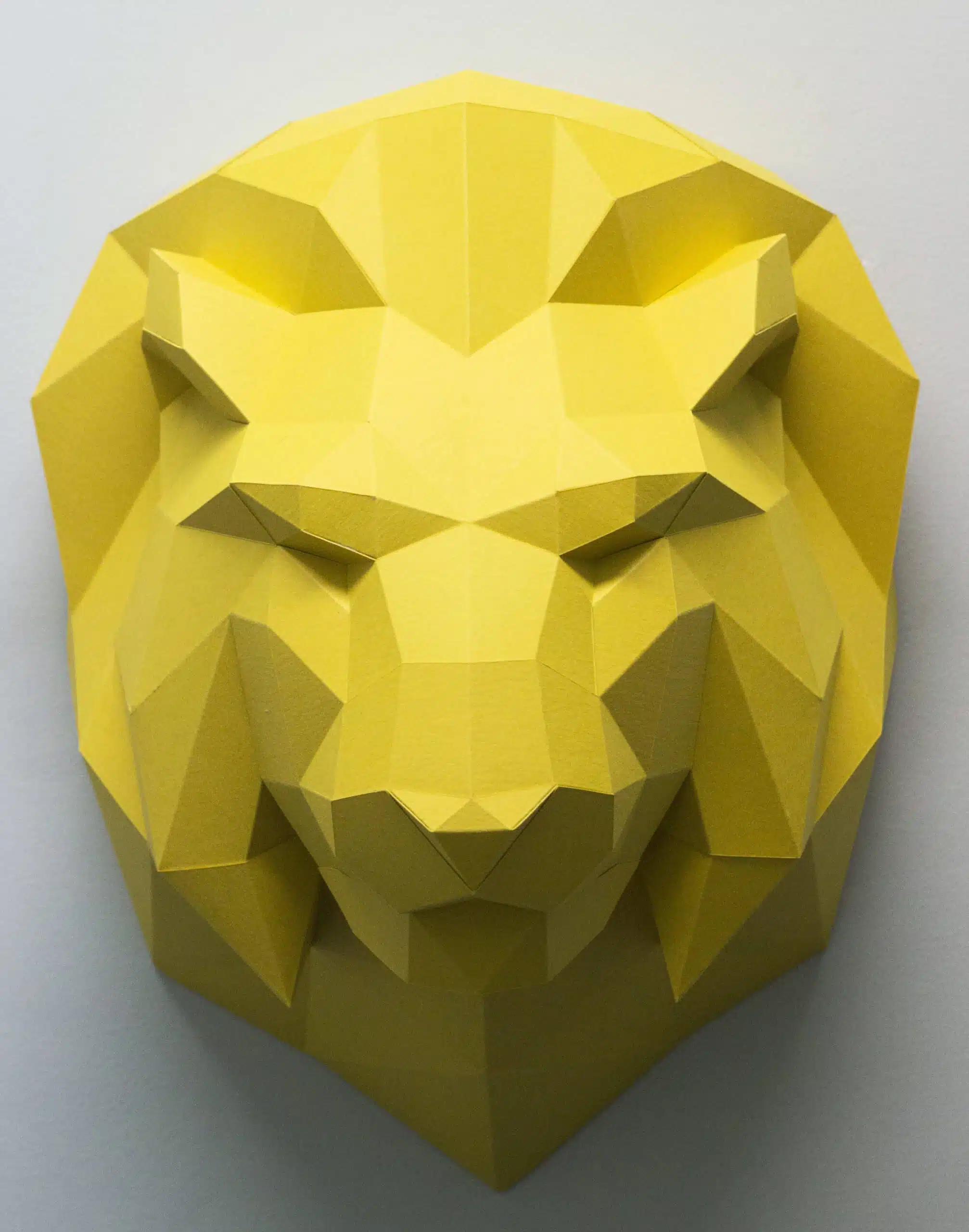 Papercraft cabeza de león en origami 3D, modelo 3D