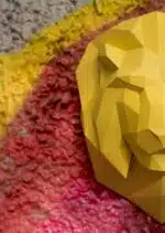 Papercraft cabeza de león amarilla en origami 3D