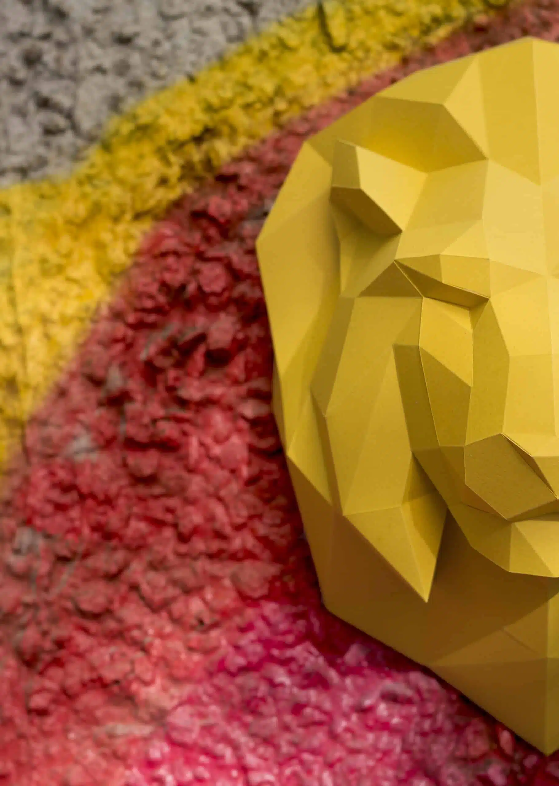 Papercraft cabeza de león en origami 3D, montado