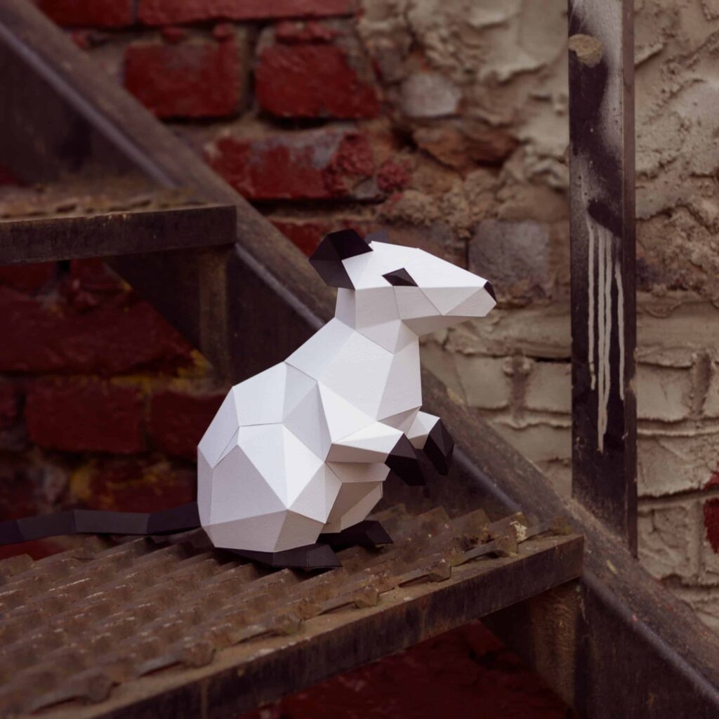 Papercraft of rat in 3D origami