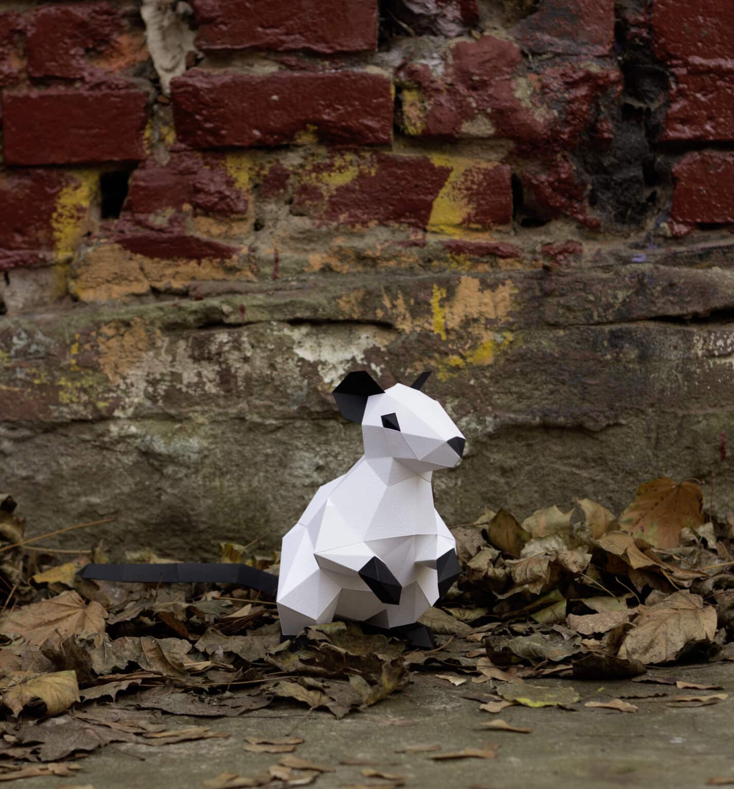 Papercraft of rat in 3D origami