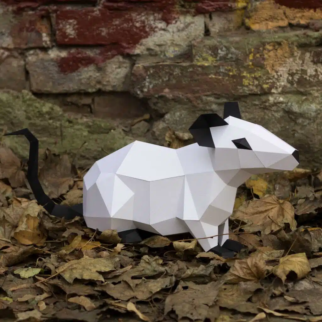Papercraft-Ratte zum chinesischen Neujahr als 3D-Origami