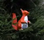 Papercraft d'écureuil assis en origami 3D