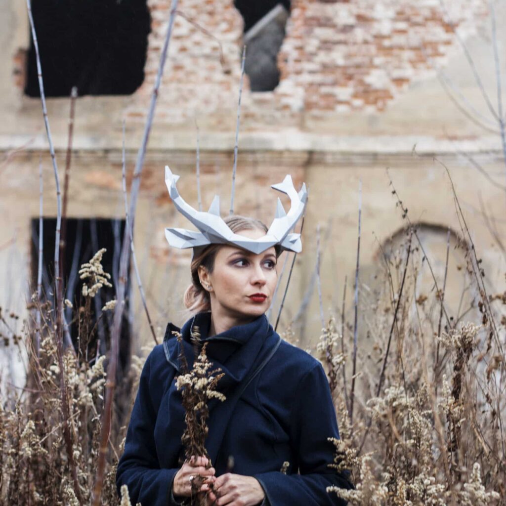 Papercraft stag crown in 3D origami Papercraft stag crown in 3D origami