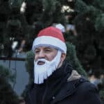 Papercraft de chapeau du Père Noël avec barbe en origami 3D