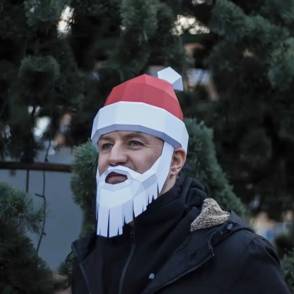 Papercraft Weihnachtsmann-Mütze mit Bart als 3D-Origami