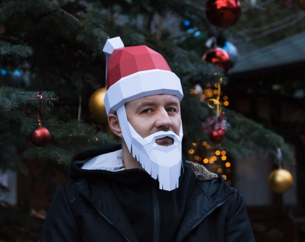 Papercraft santa hat with beard in 3D origami