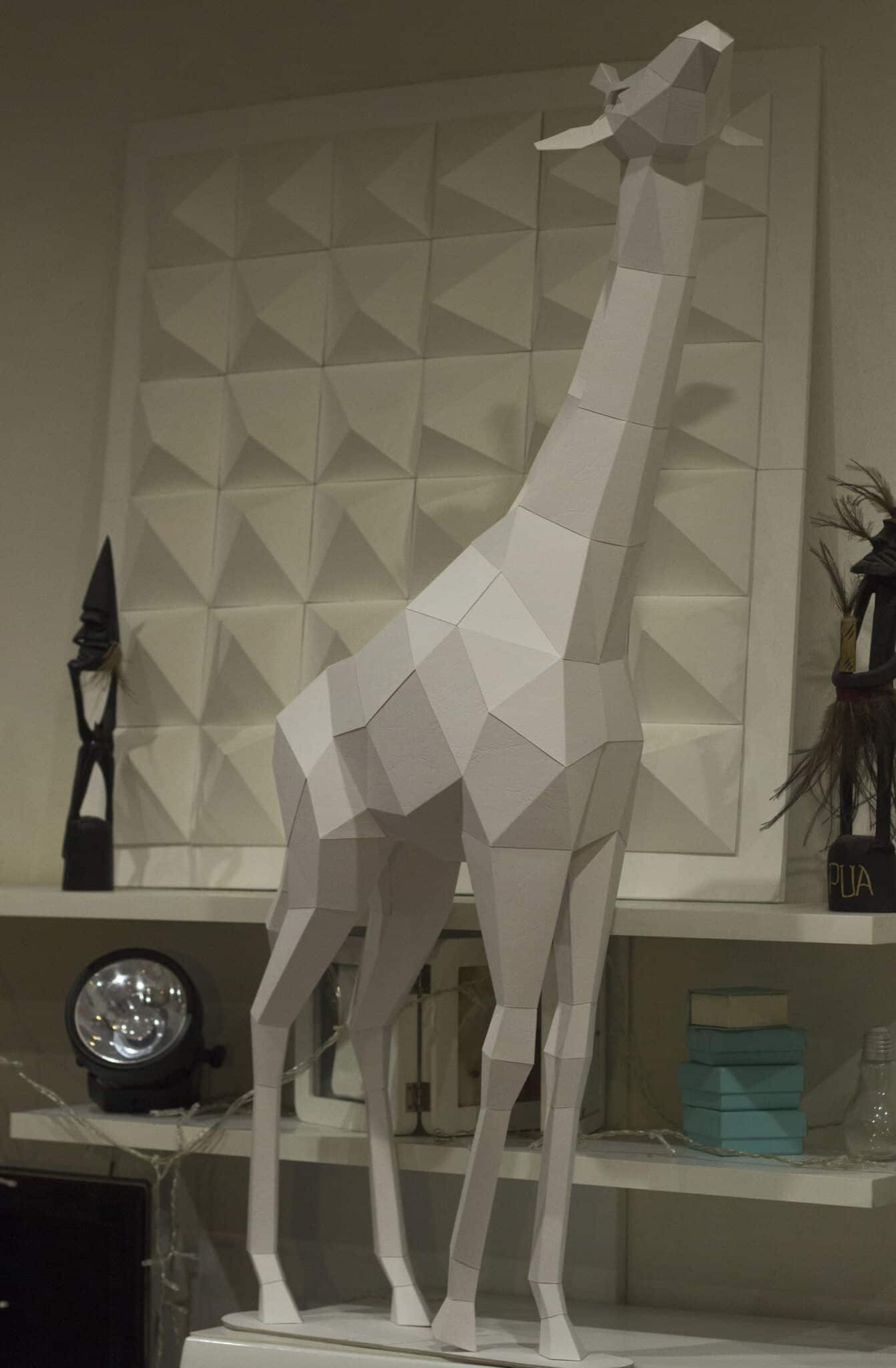 Papercraft di giraffa per bambini in origami 3D