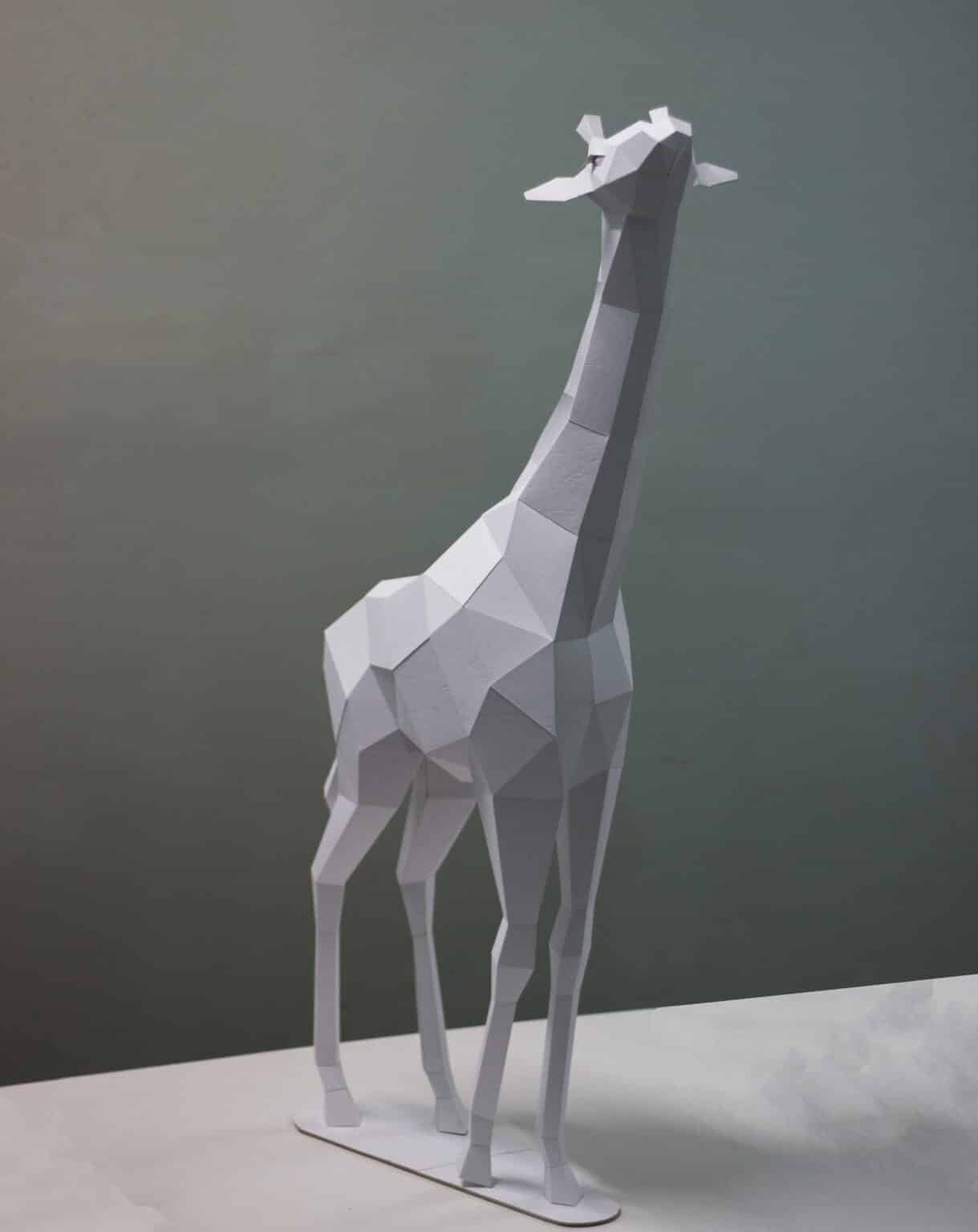 Papercraft di giraffa per bambini in origami 3D Papercraft di giraffa per bambini in origami 3D