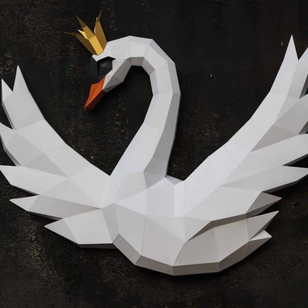 Papercraft-Schwan mit Krone als 3D-Origami