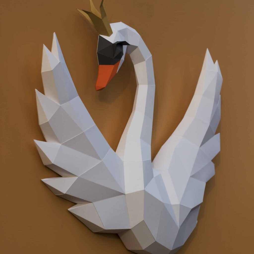 Papercraft of swan with crown in 3D origami