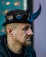 Papercraft mit gehörnter Krone in 3D-Origami