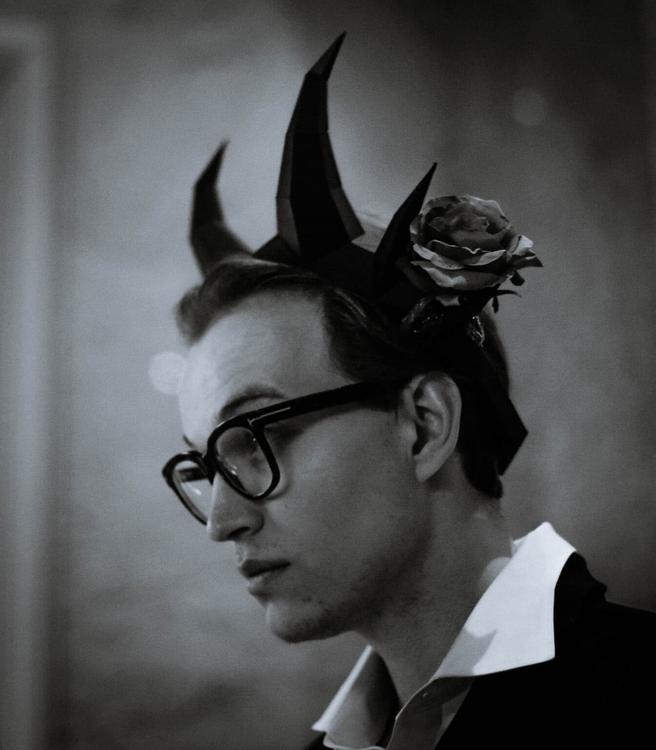 Papercraft de couronne cornue en origami 3D