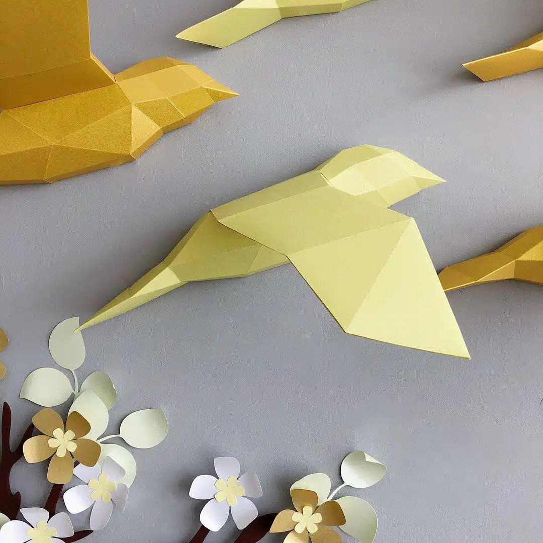 Papercraft d'oiseau volant rose en origami 3D, vue 10
