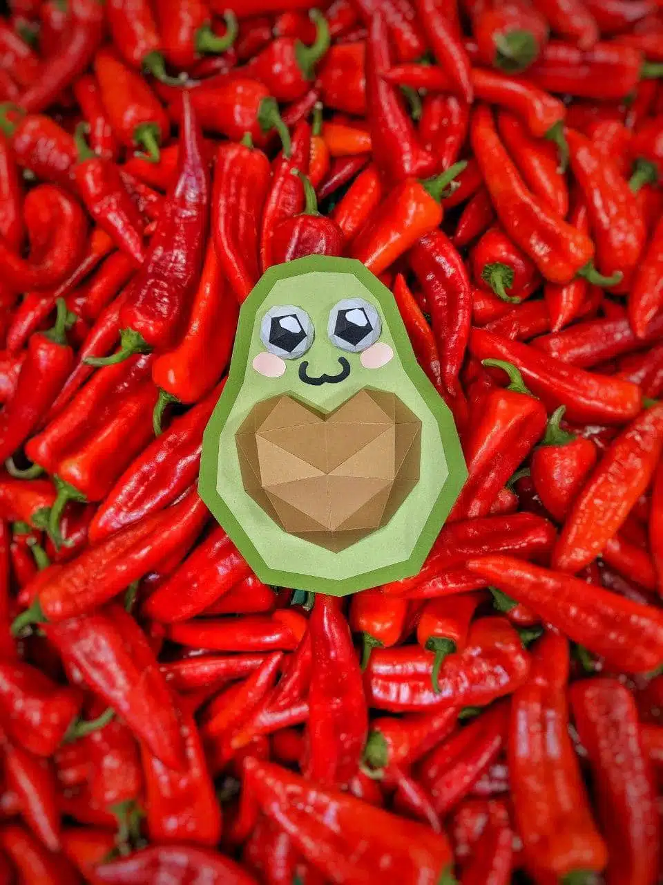 Papercraft avocado met hart in 3D origami, weergave 2