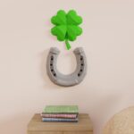 Papercraft di ferro di cavallo e trifoglio portafortuna in origami 3D
