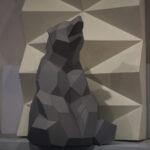 Pequeno urso sentado em papercraft 3D
